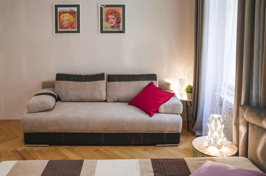 Modern Apartment Zlatnicka 8 Praha Bagian luar foto