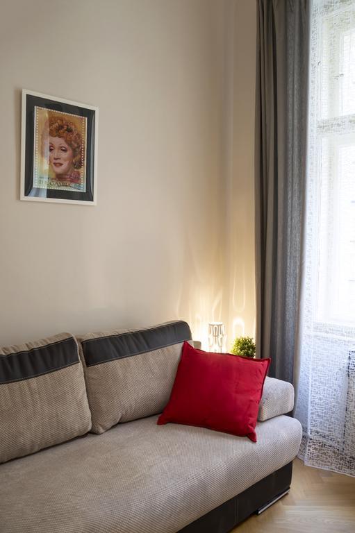 Modern Apartment Zlatnicka 8 Praha Bagian luar foto