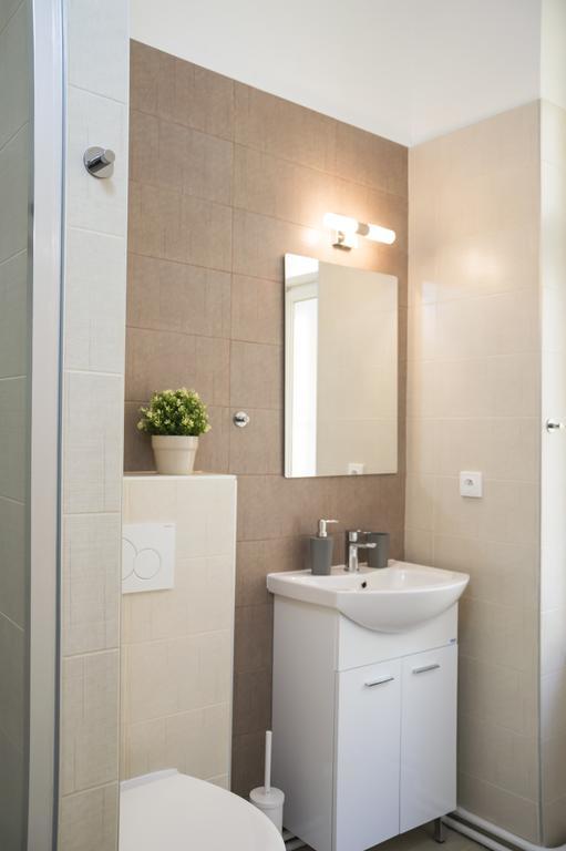 Modern Apartment Zlatnicka 8 Praha Bagian luar foto