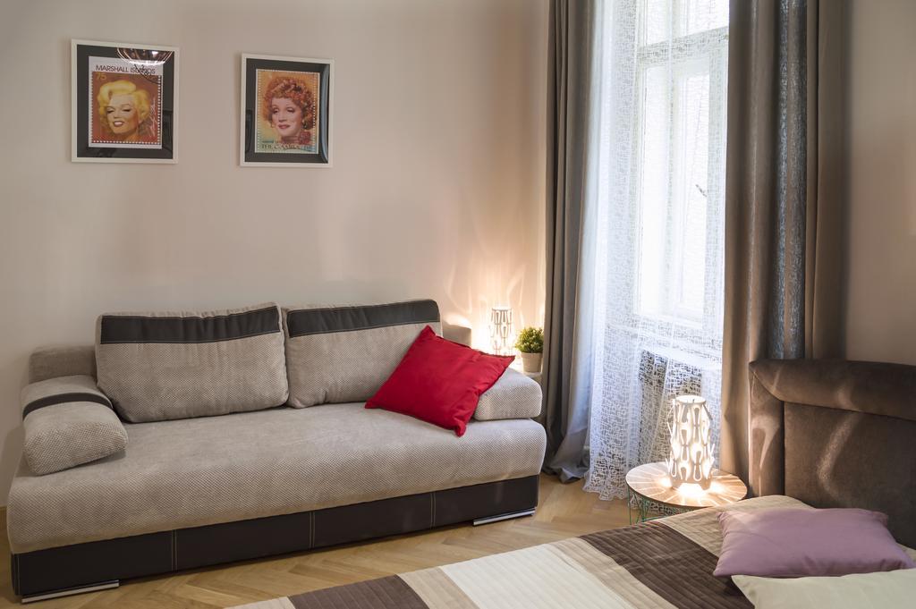 Modern Apartment Zlatnicka 8 Praha Bagian luar foto